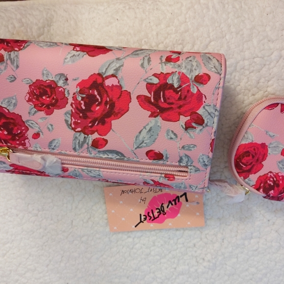 NWT Luv Betsey Pink Floral Crossbody with Matching Ear Bud Case - Picture 2 of 10